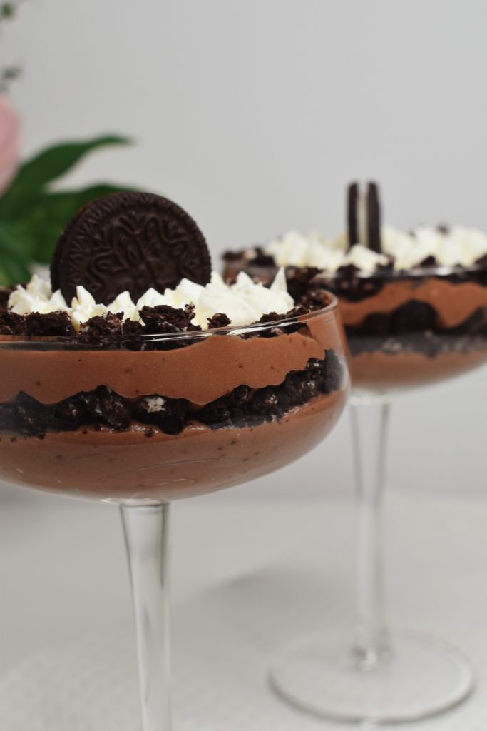 ČOKOLADNA BOMBA Z JAGODAMI IN OREO PIŠKOTI 6 Image 10 11 20 at 6.54 PM 2 MakeSomeSweets